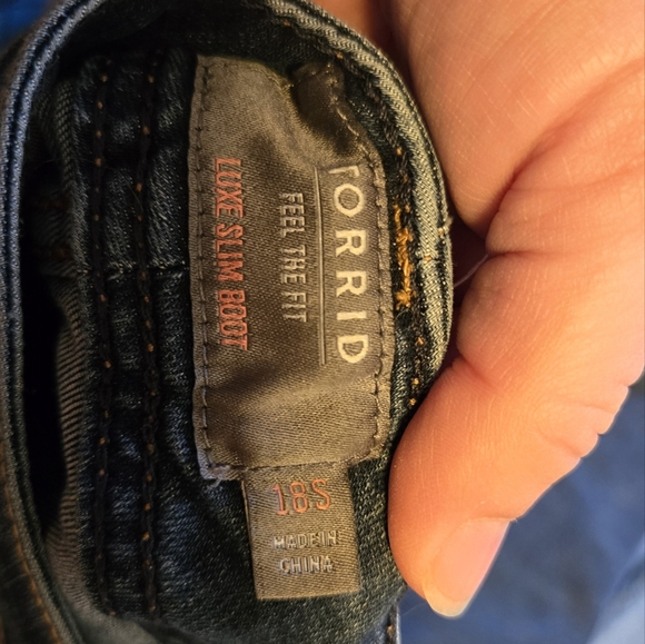 Torrid 18S jeans - Picture 2 of 3